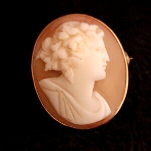 Antique Birmingham Assay 9 ct Gold Shell Cameo Brooch